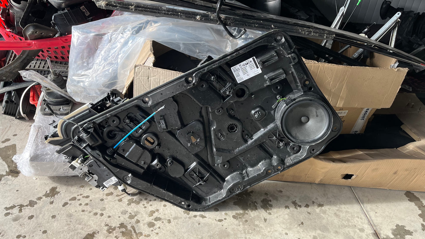 Mercedes A W176 кора на предна лява врата