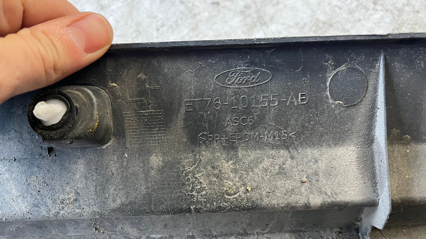 Ford Transit Courier ляв праг