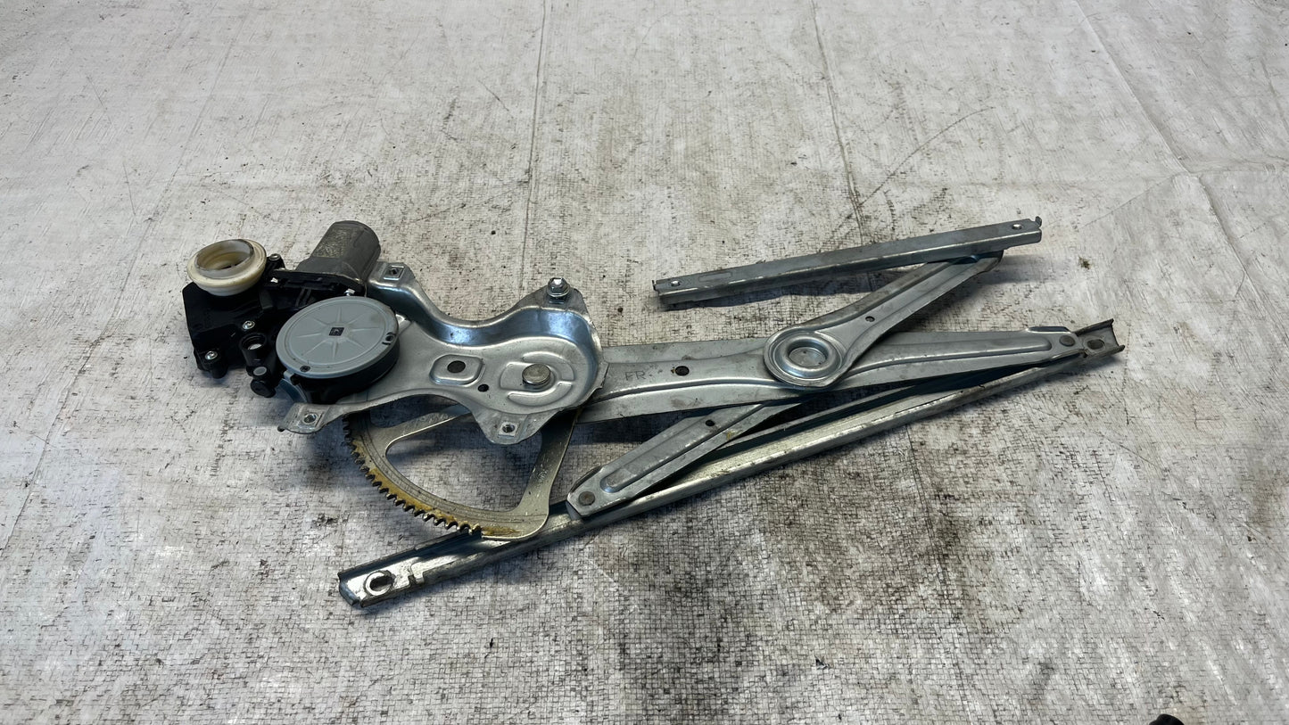 Toyota Verso 13- преден десен стъклоповдигач