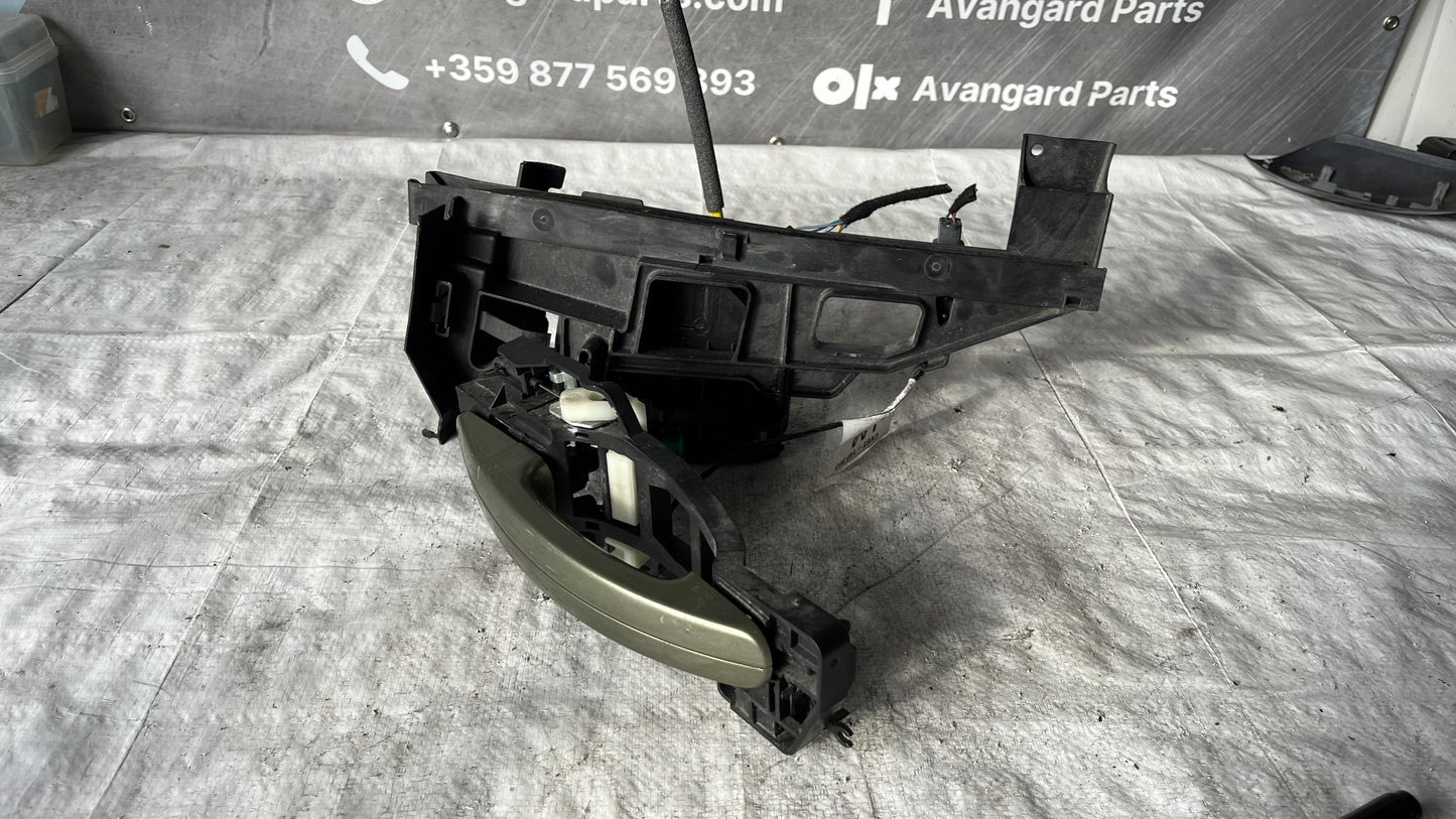 Ford Focus 3 външна дръжка и брава задна дясна