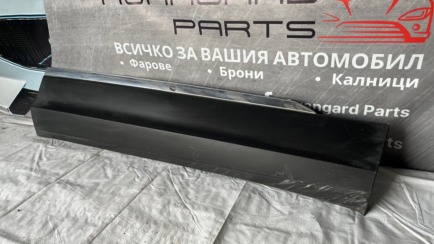 Дркоративна лайстна за предна дясна врата VW Tiguan 2