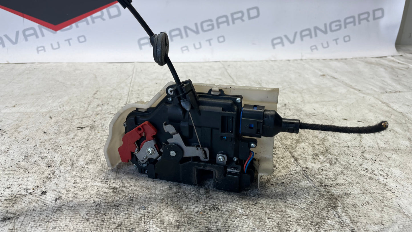 Volkswagen Touran 03- брава предна лява