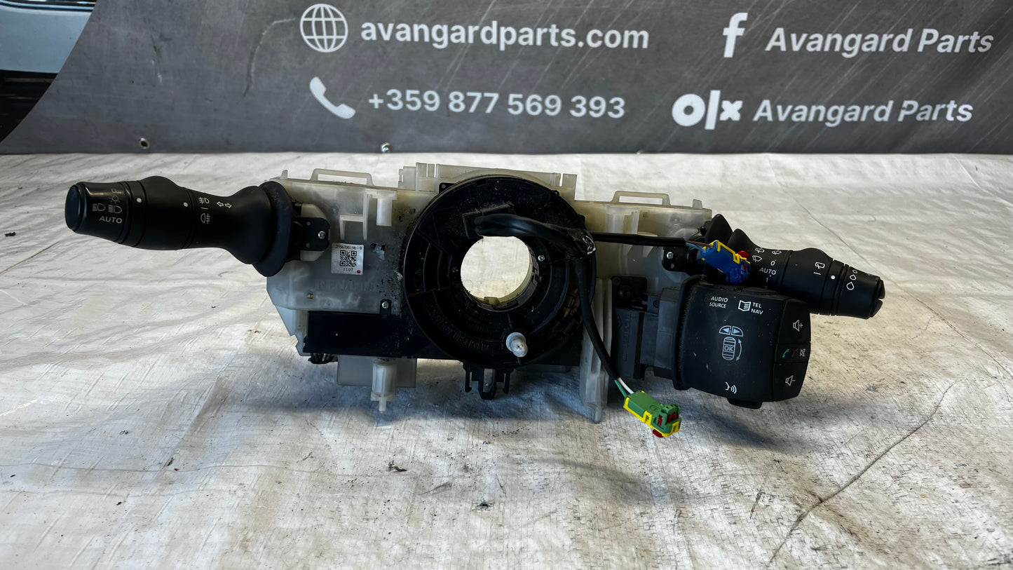 Renault Laguna 3 лостчета около волан