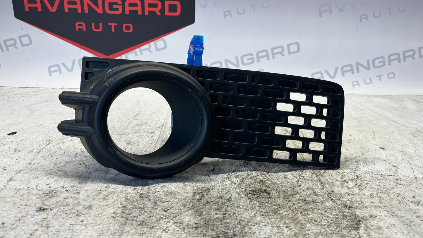 Suzuki Ignis 18 лява решетка за халоген