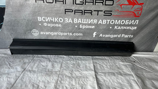 Декорстивна лайстна на предна дясна врата Mazda CX5.