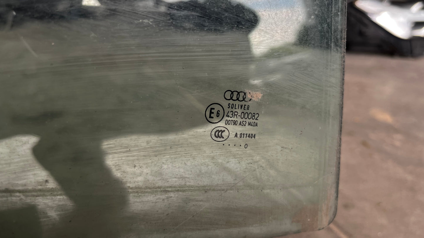 Audi A4 B8 стъкло задно дясно