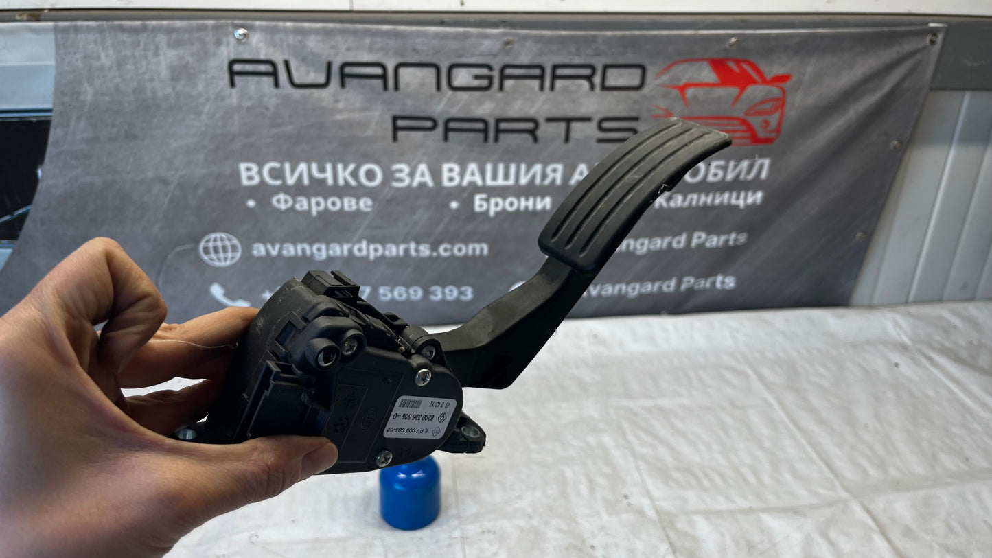 Dacia Duster педал за газ