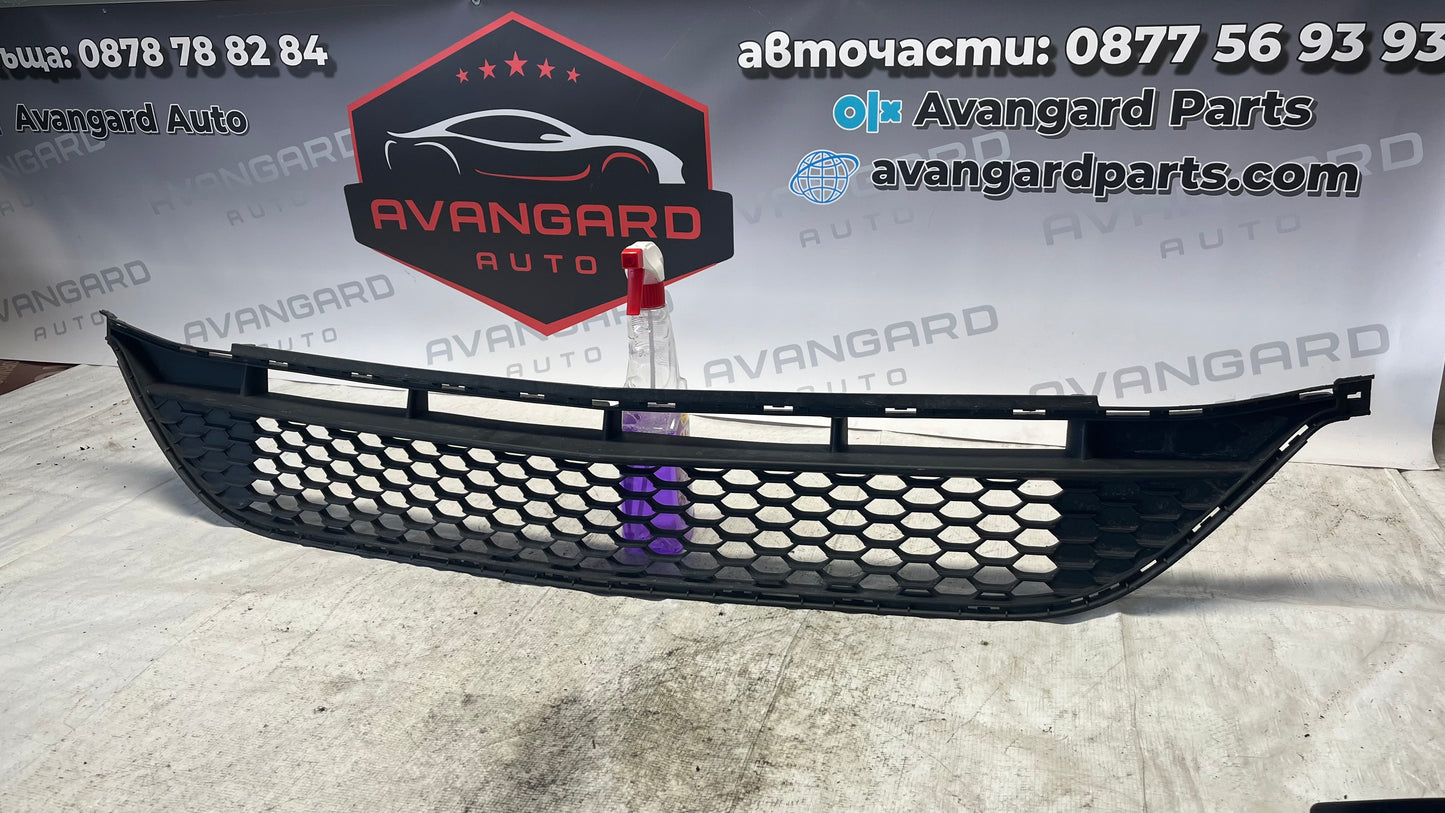 Mercedes A W177 предна решетка