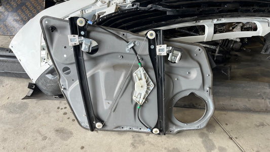 Mercedes A W169 кора предна дясна врата
