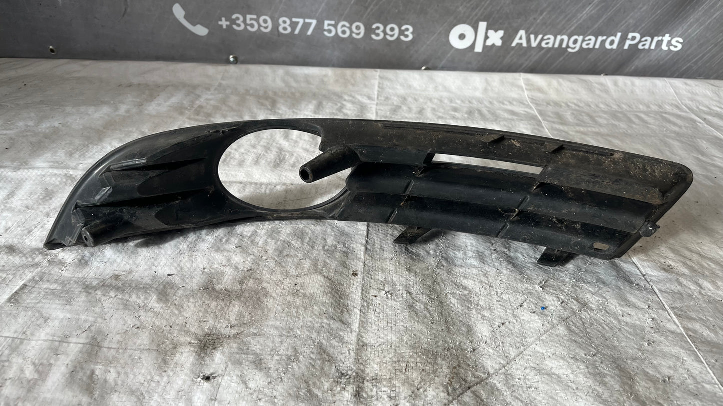 Volkswagen Passat 4 дясна рештка за халоген