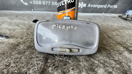 Kia Picanto - плафон
