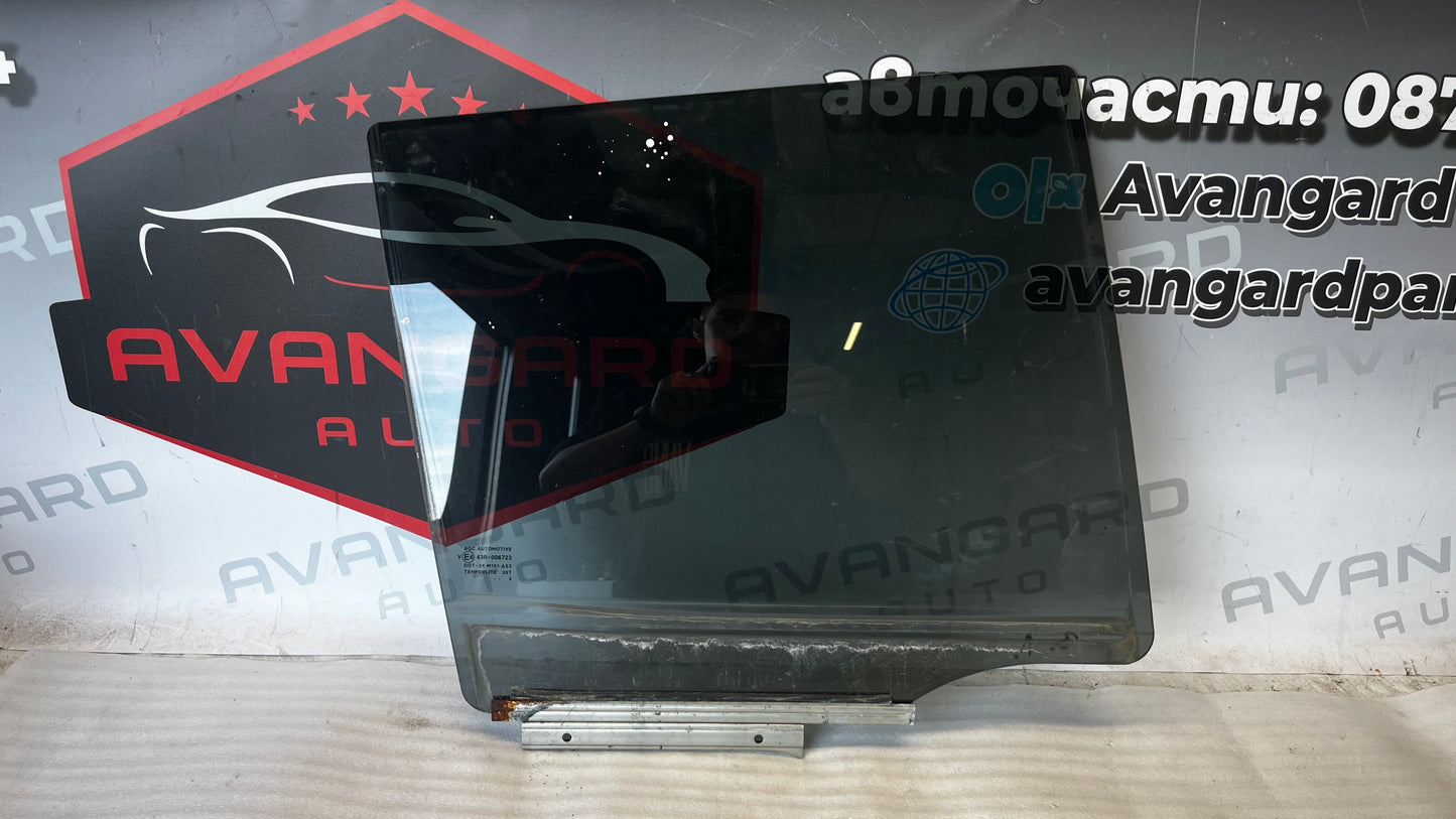 Suzuki Swift задно дясно стъкло