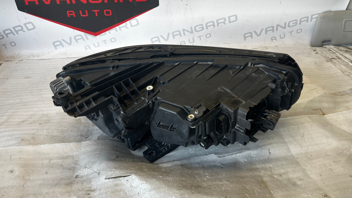 Volkswagen Passat B8 3G ляв фар