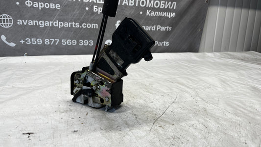 Mazda 6 задна лява брава