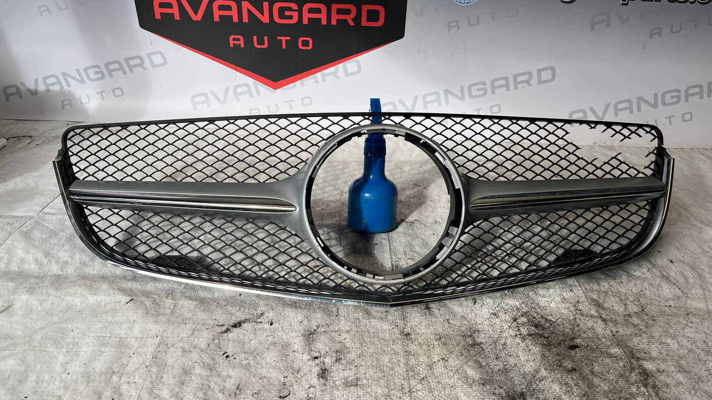 Mercedes E W207 предна решетка