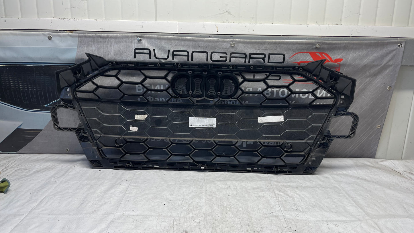 Audi A4 S4 B9 S-Line предна решетка