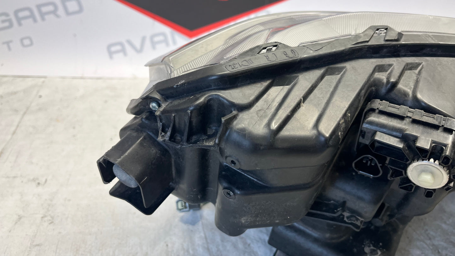 Suzuki Vitara 3 18- ляв фар