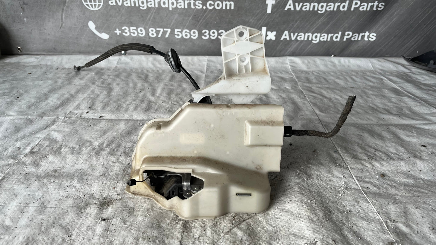 Volkswagen Touran брава предна дясна