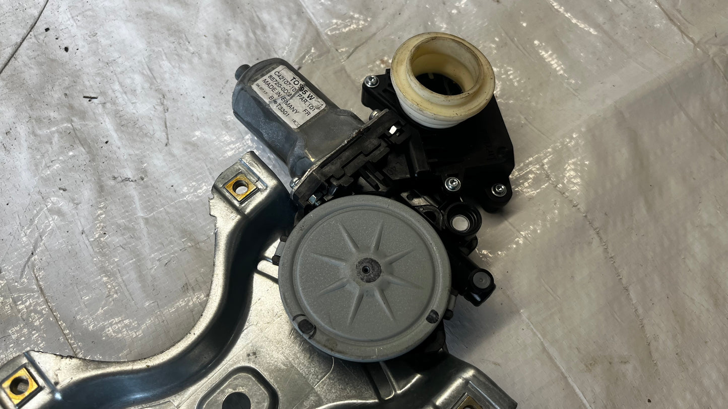 Toyota Yaris 2006- преден ляв стъклоповдигач