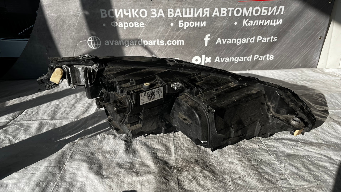 Volkswagen Golf 8 десен фар