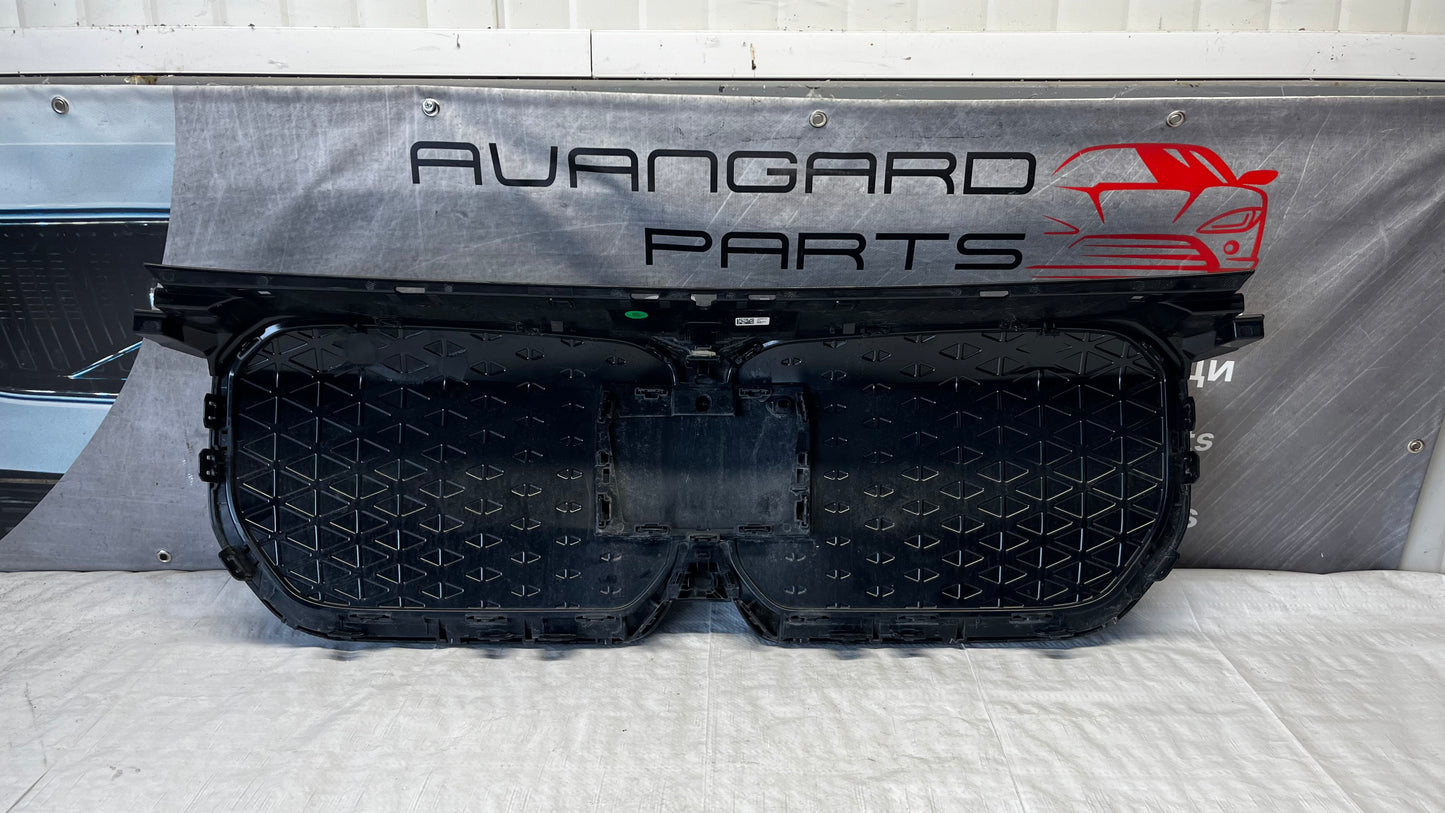 BMW X1 U11/U12 маска