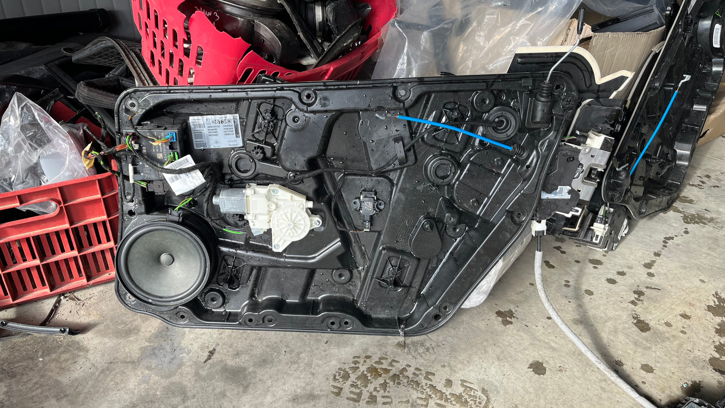 Mercedes A W176 кора на предна дясна врата