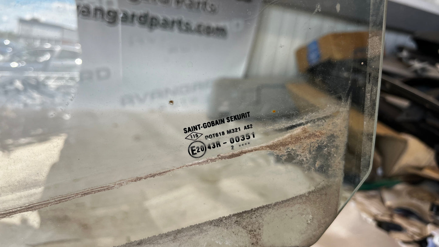 Dacia Duster 1 задно ляво стъкло