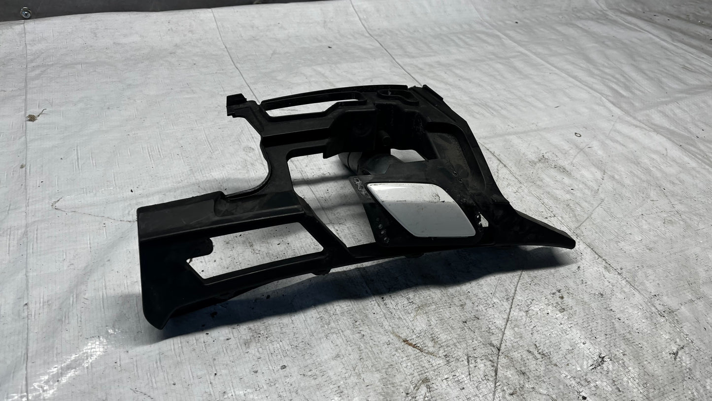 Volkswagen Golf 6 преден ляв държач броня