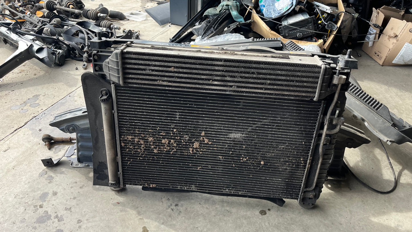 Chevrolet Captiva 06- радиатор с вентилатори