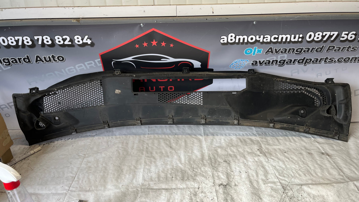 Mercedes A W169 решетка под чистачки
