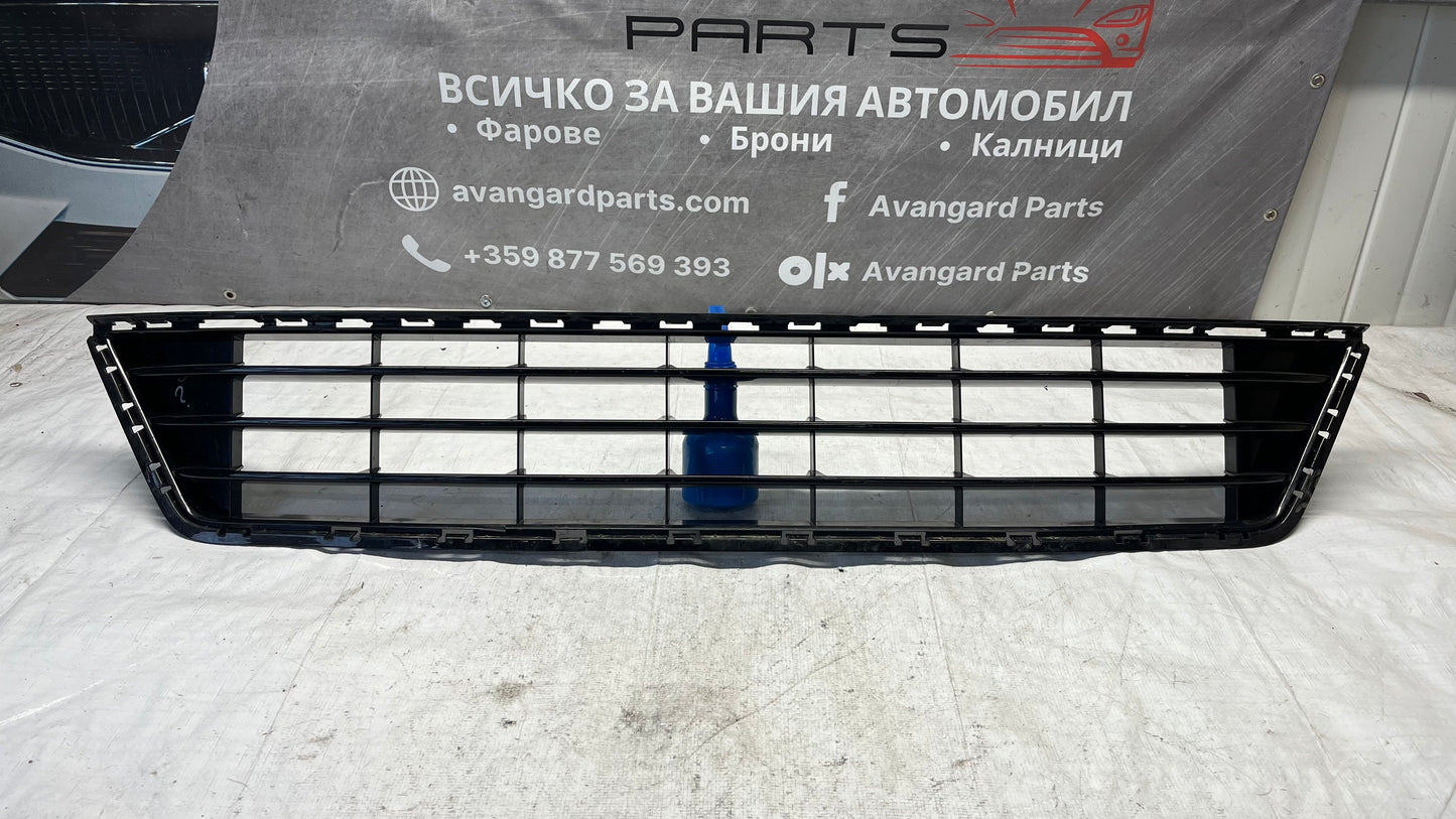 Volkswagen Golf 7 R 13- предна решетка на броня