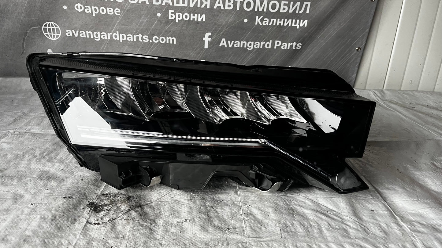 Skoda Octavia 4 десен фар