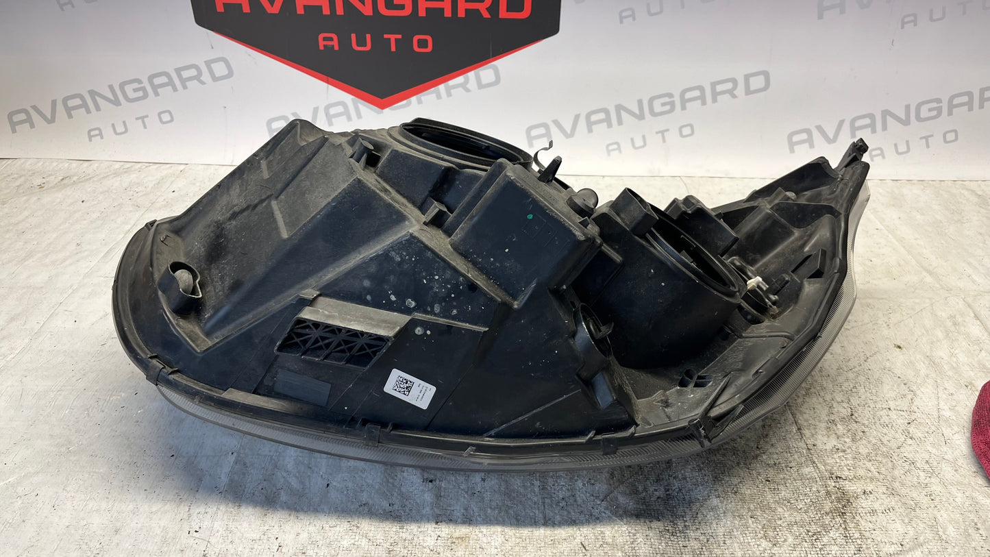 Ford Transit Custom десен фар