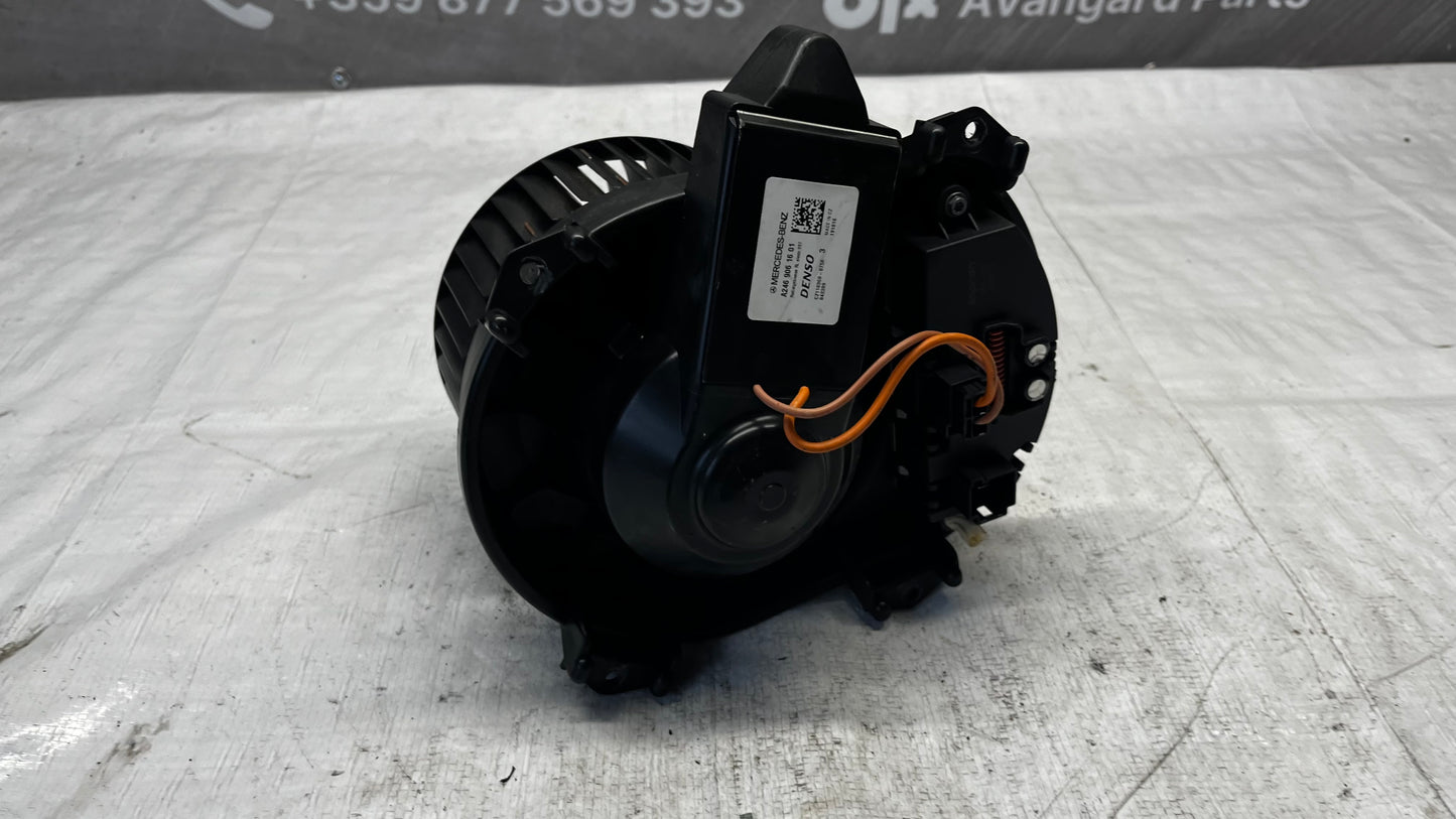 Mercedes GLA 250 вентилатор парно