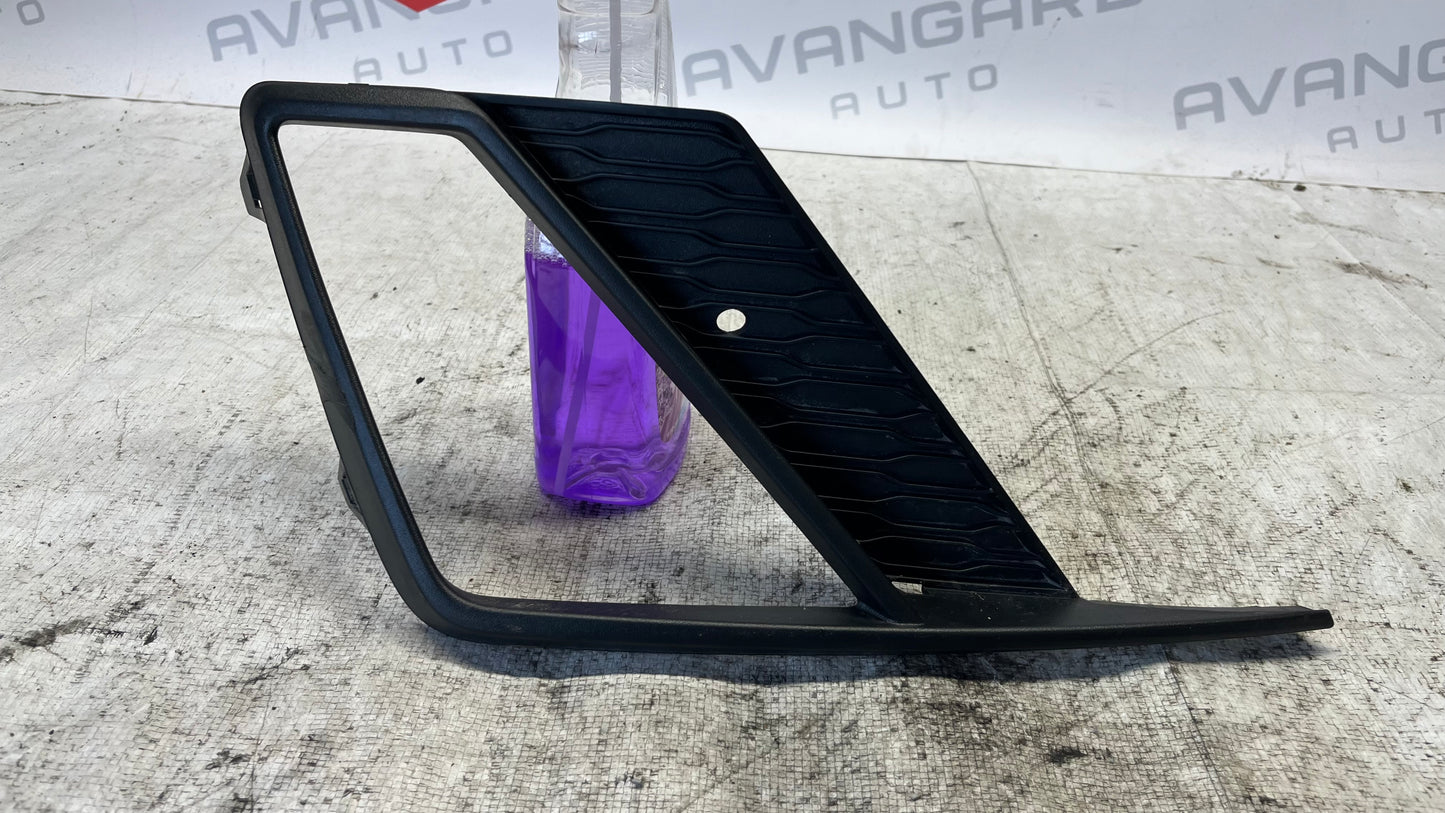 Seat Ibiza 17- решетка на ляв халоген