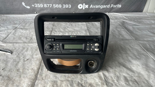 Панел и радио Grundig Suzuki Ignis