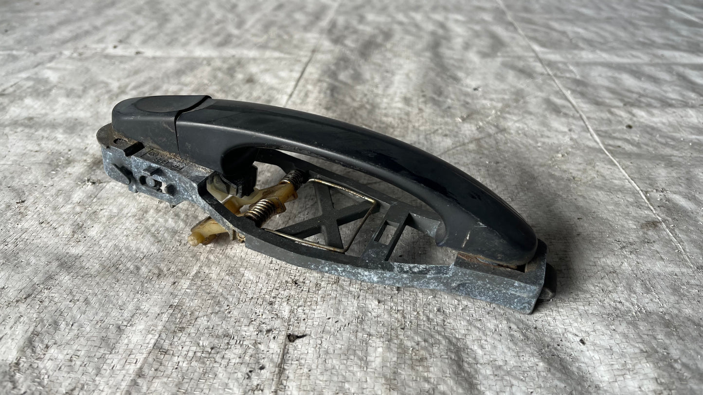 Volkswagen Touran 1T външна дръжка предна дясна