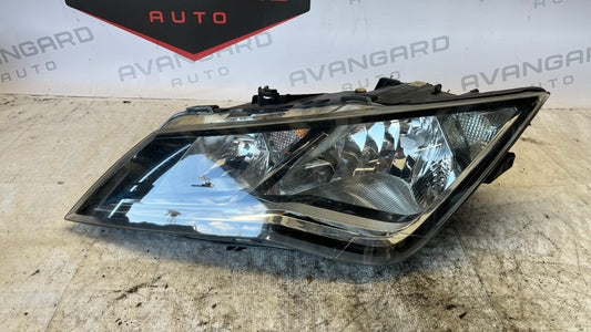 Seat Leon 3 ляв фар