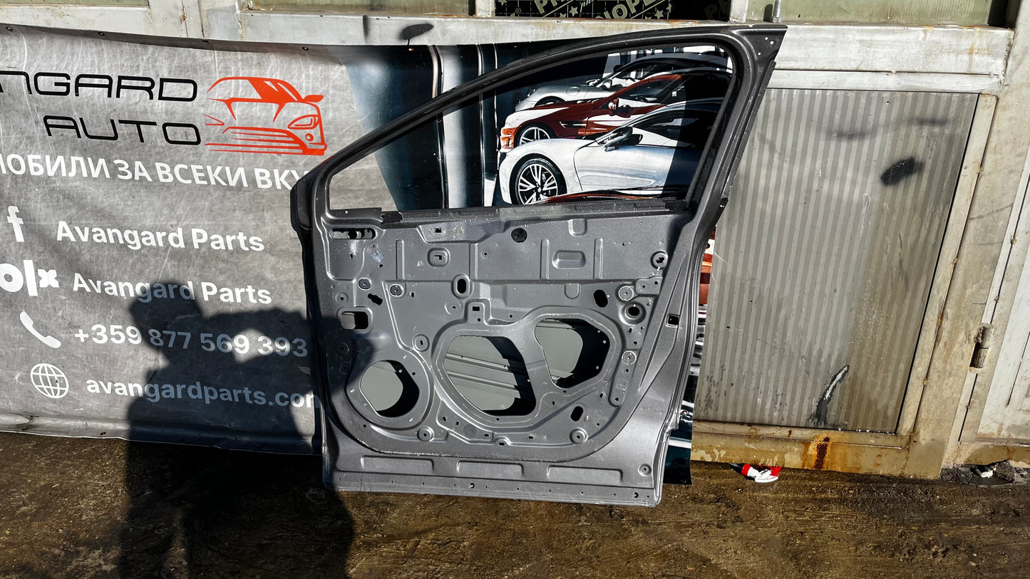 Renault Captur предна дясна врата