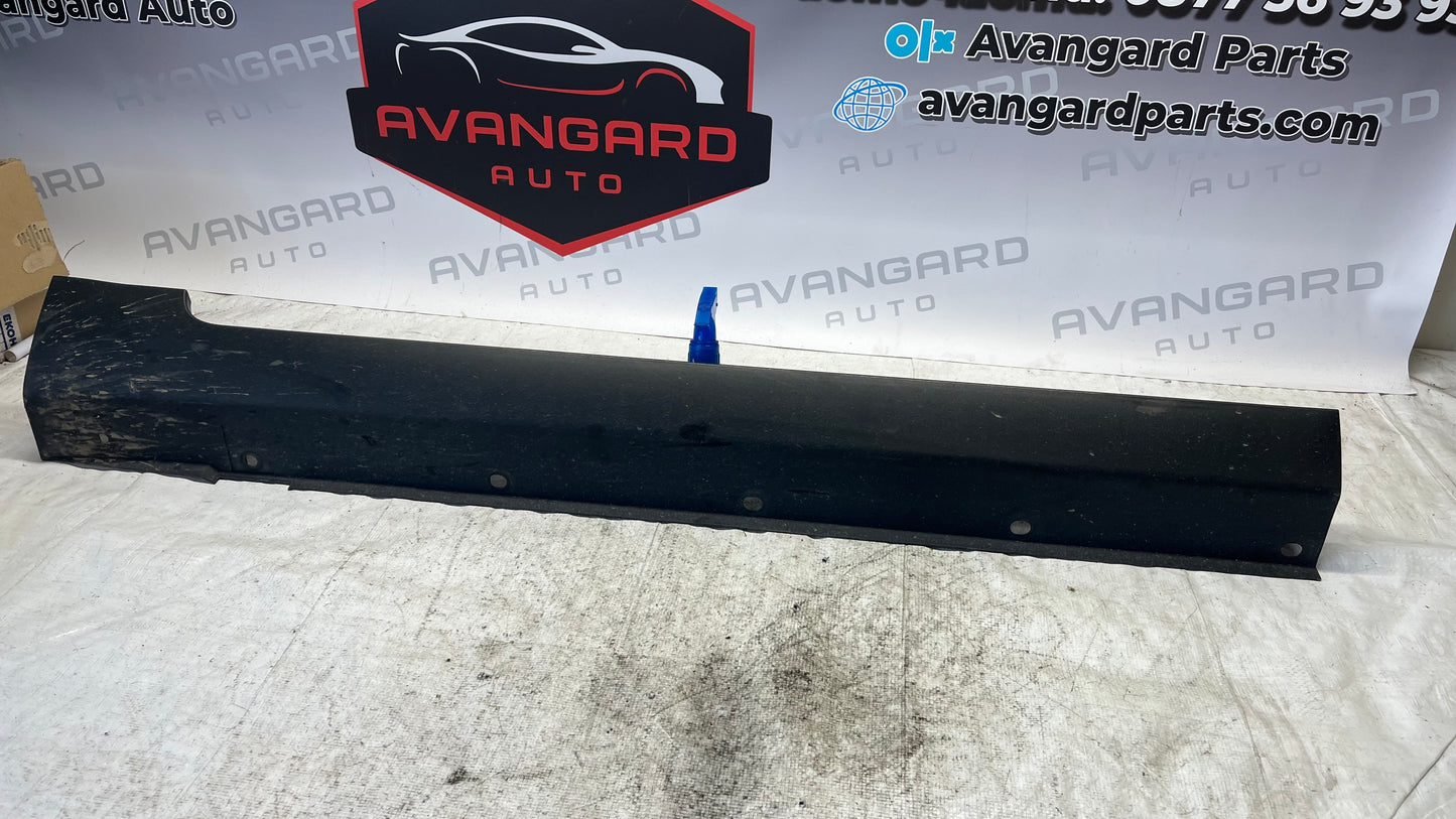 Chevrolet Captiva 06- преден десен праг