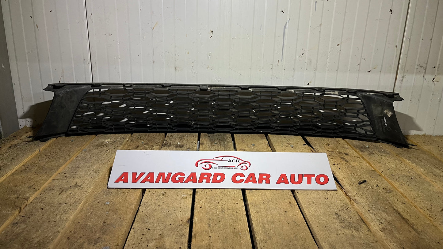 Решетка Dacia Sandero 2 2012-