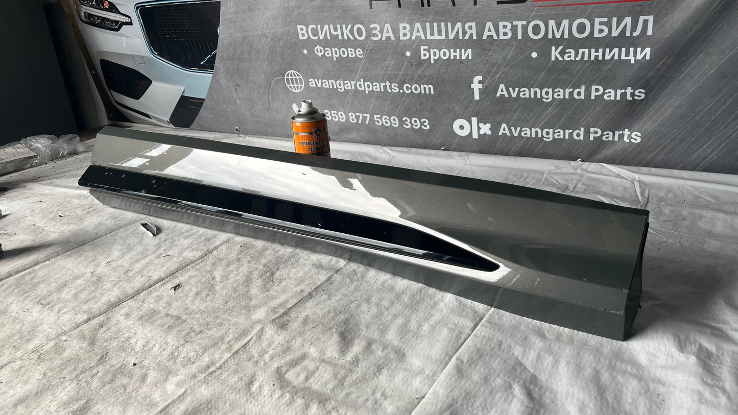 Декоративна лайстна предна дясна врата Audi Q3 S-Line 18