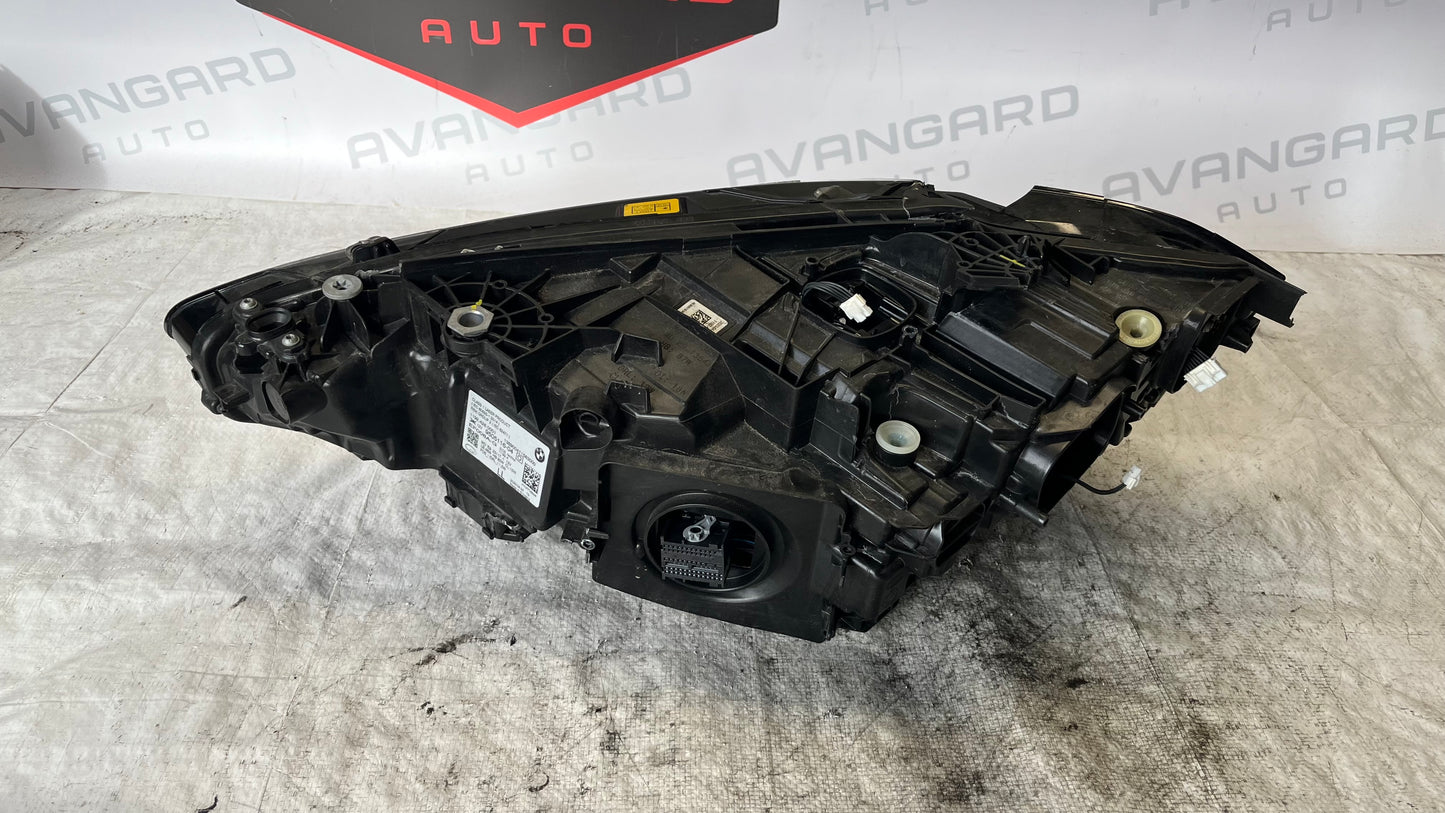 BMW M3/M4 G22/G26 десен фар