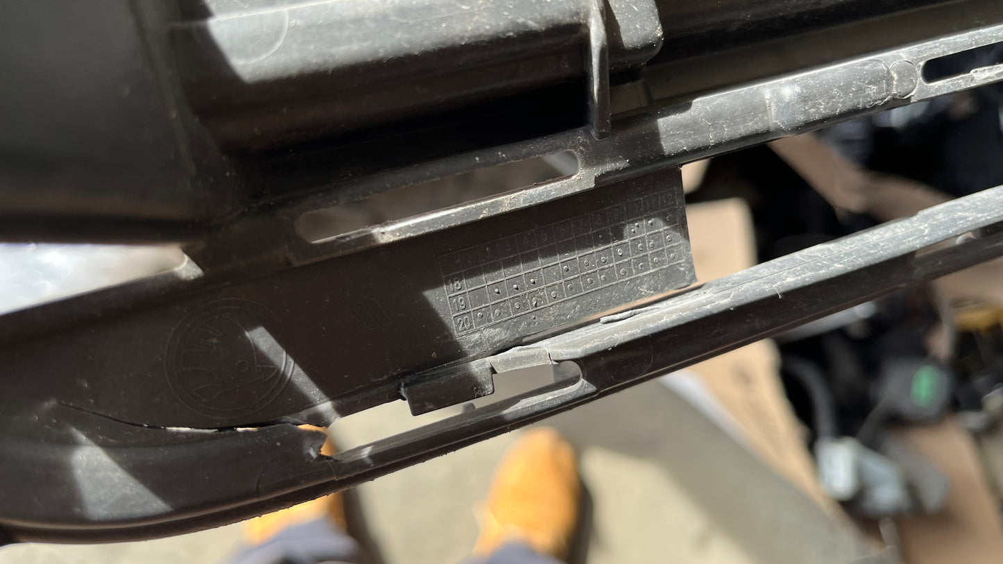 Skoda Kamiq 18- предна решетка