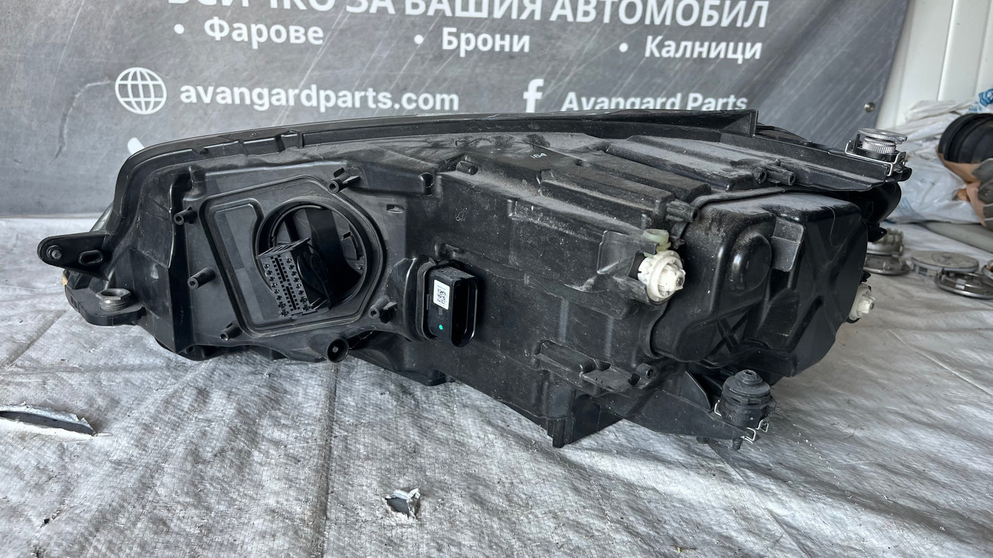 Десен фар Volkswagen Golf 7