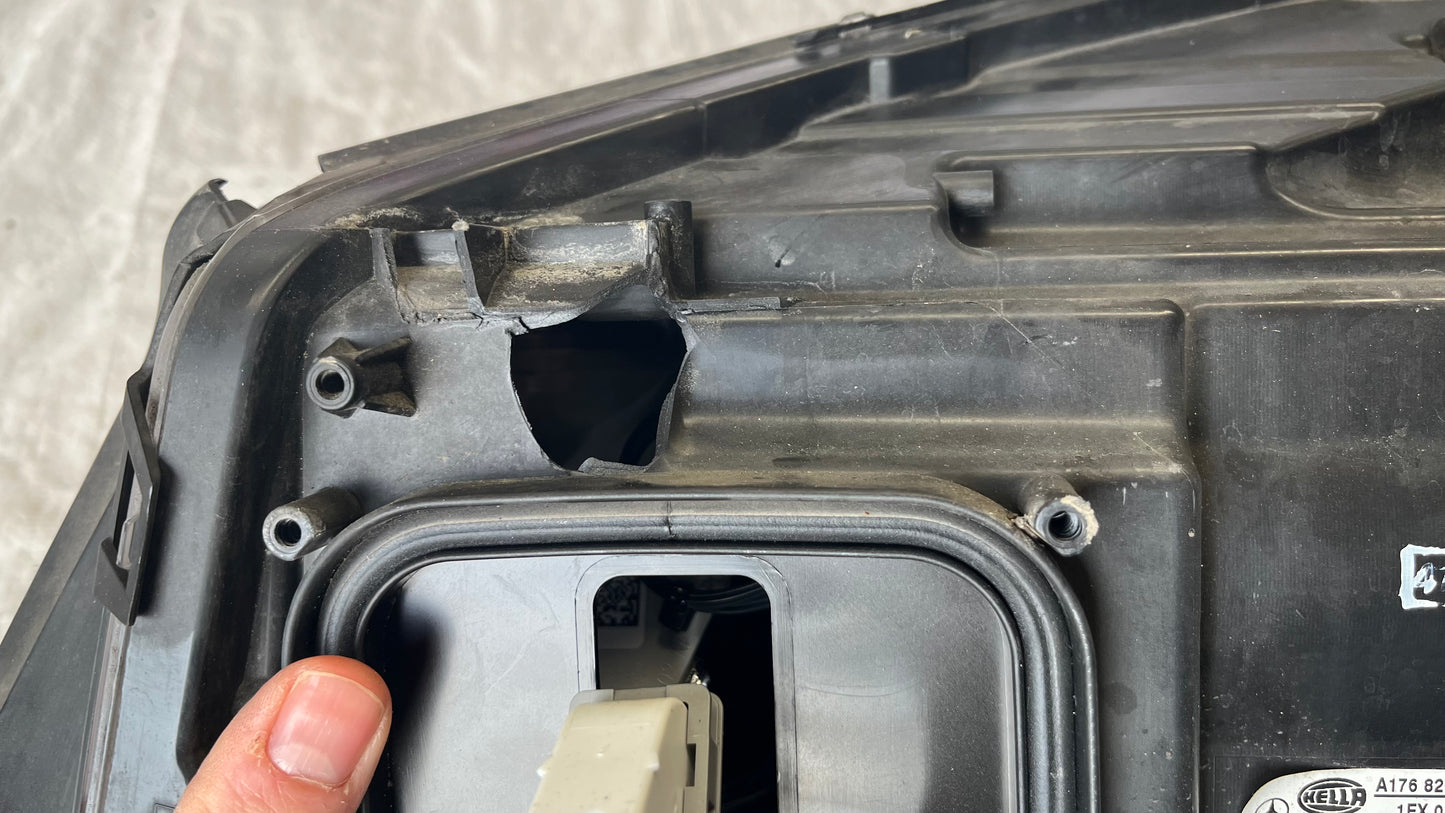 Mercedes A W176 десен фар