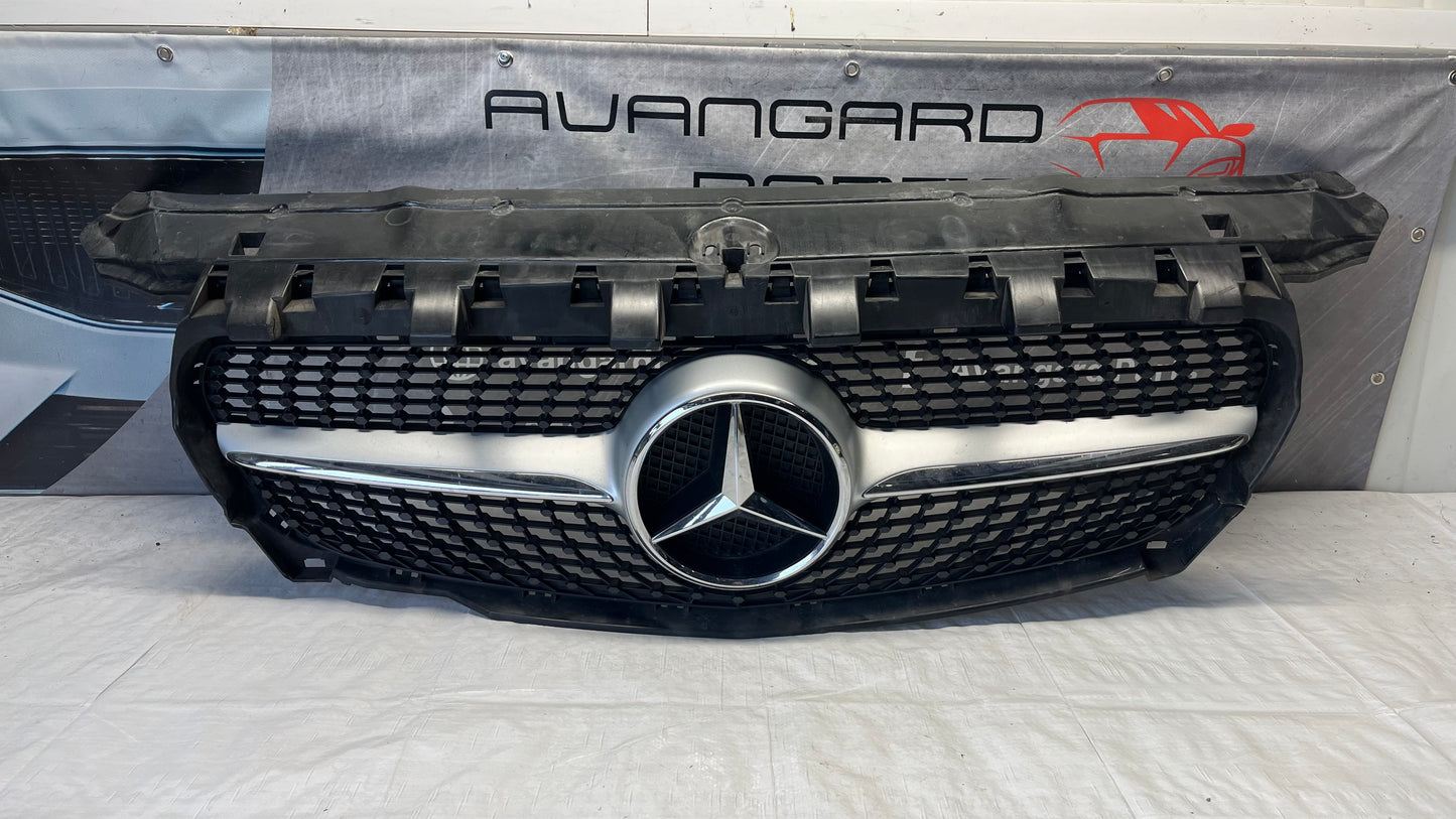 Mercedes CLA C117 предна решетка