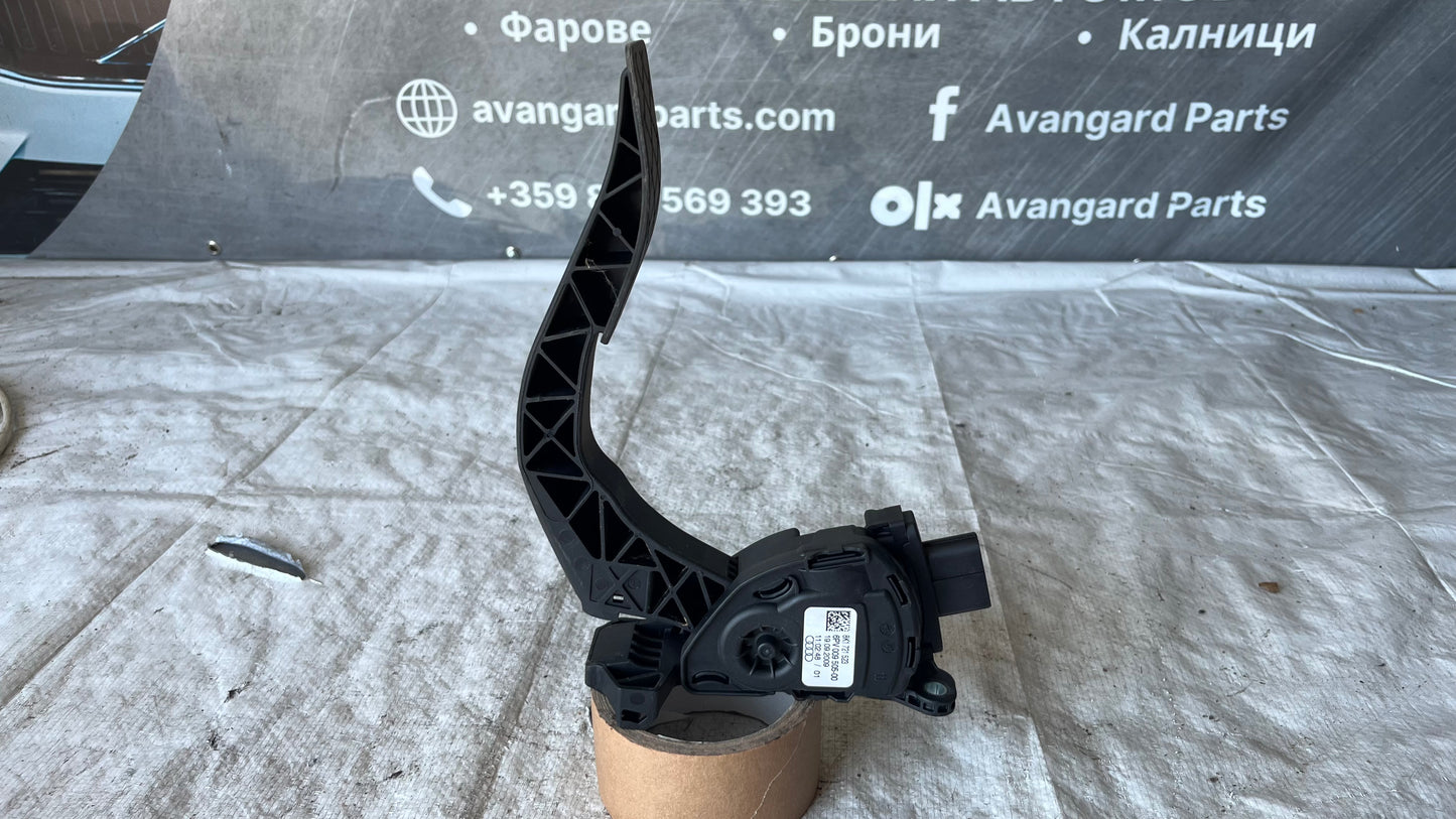 Педал за газ Audi A4 B8