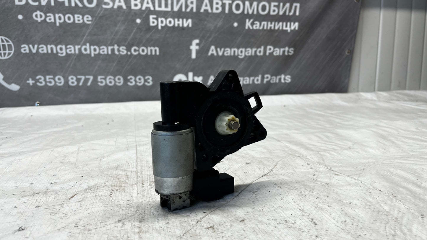 Mazda 5 преден десен стъклоповдигач