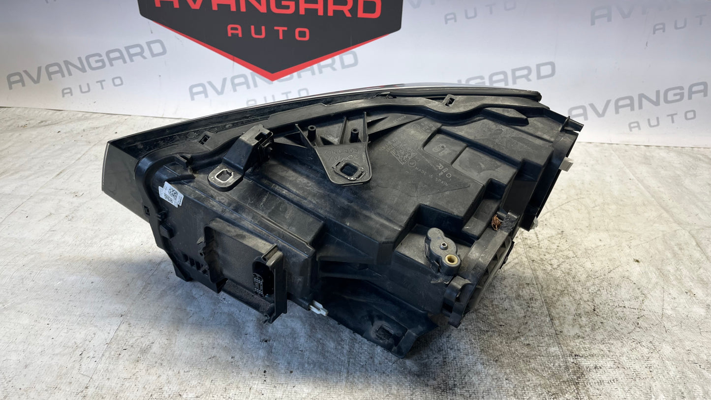 Audi Q2 16- десен фар